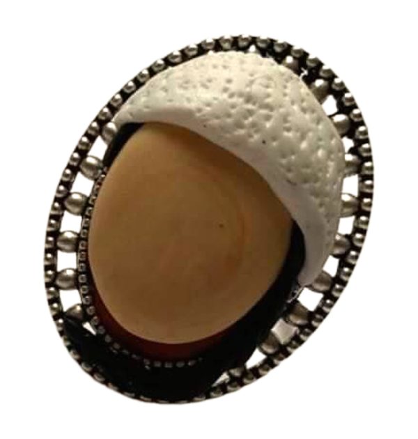 Unazë me motive tradicionale